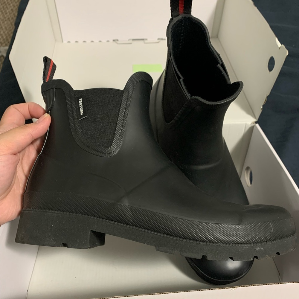 Rain boots sz8